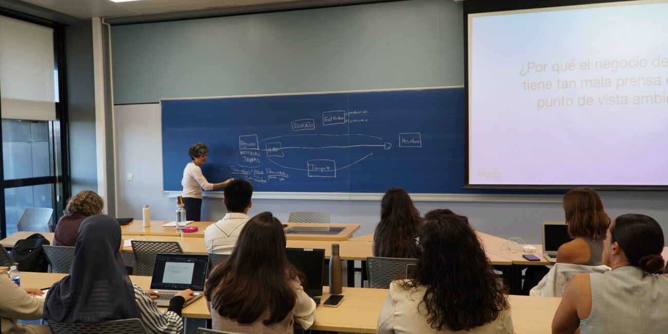 Panorámica de una clase del curso